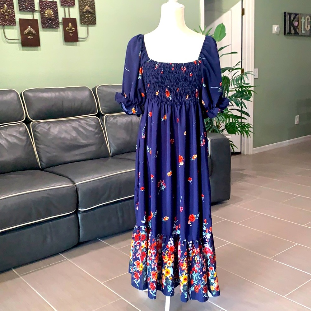 Maxi floral dress. NEW